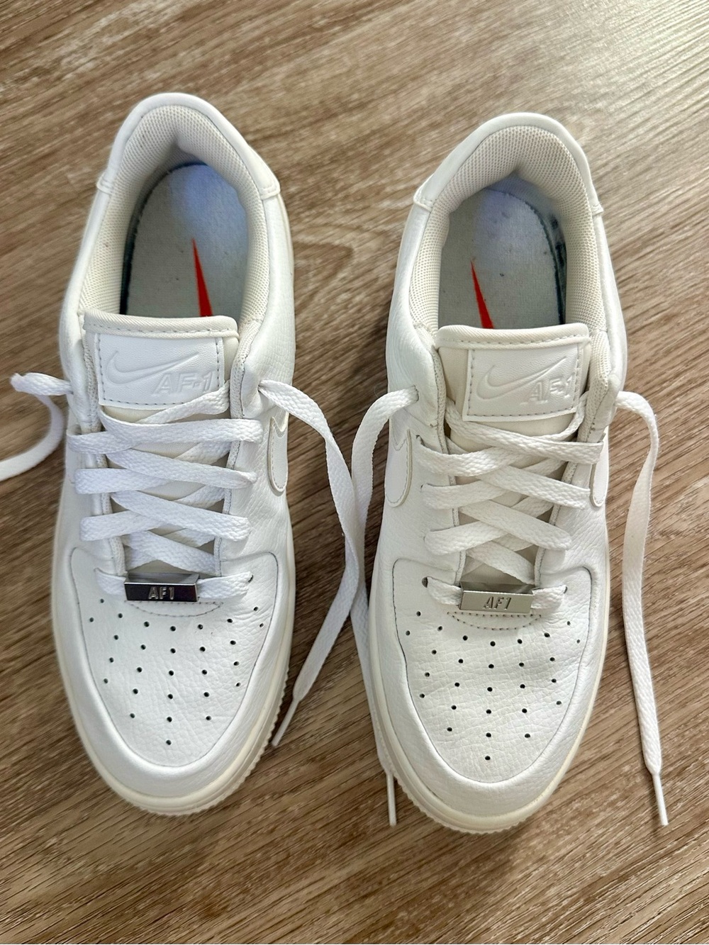 NIKE Air Force 1 Sage Low Women’s 7.5 Triple White Leather Streetwear EUC CLEAN - Picture 2 of 12